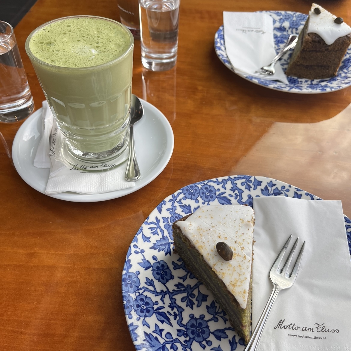 matcha latte & pistachio cake