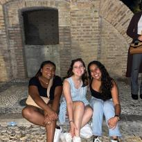 Jahnia Treadwell - Friends Outside in Cordoba